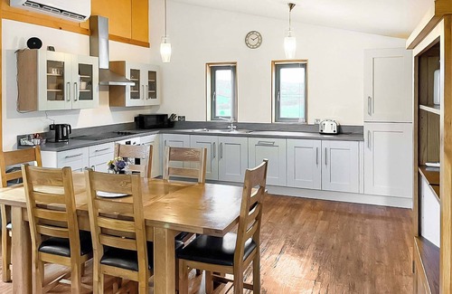 Llanddewi Ystradenny Ski Chalet | 2 bedroom accommodation in Castle Pren, Llandrindod Wells