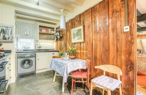 Garndolbenmaen Cottage | 2 bedroom accommodation in Garndolbenmaen, near Porthmadog