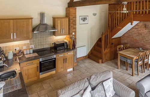 Rugeley Cottage | 2 bedroom accommodation in Near Uttoxeter