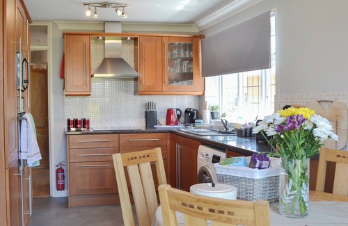Mudeford Cottage | 2 bedroom accommodation in Mudeford, near Christchurch