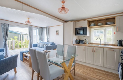 Bridgnorth Ski Chalet | 2 bedroom accommodation in Bridgnorth