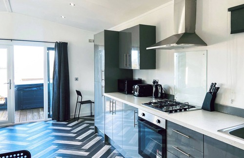 Kilwinning Cottage | 2 bedroom accommodation in Kilwinning