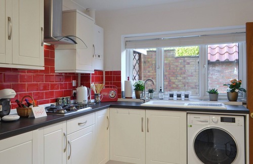 Hotham Cottage | 2 bedroom accommodation in North Cave
