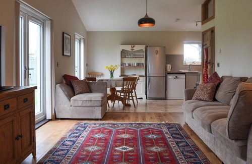 Caernarfon Cottage | 2 bedroom accommodation in Pontllyfni, near Caernarfon