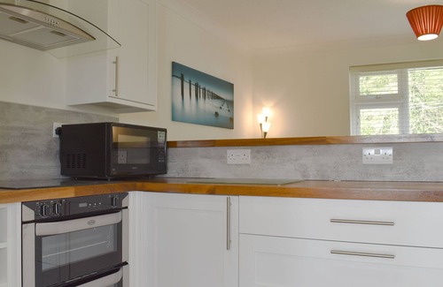 Cowbeech Cottage | 2 bedroom accommodation in Cowbeech, near Hailsham