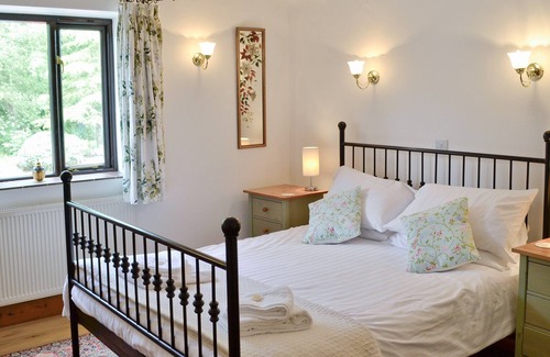 Oborne Cottage | 2 bedroom accommodation in Oborne, near Sherborne