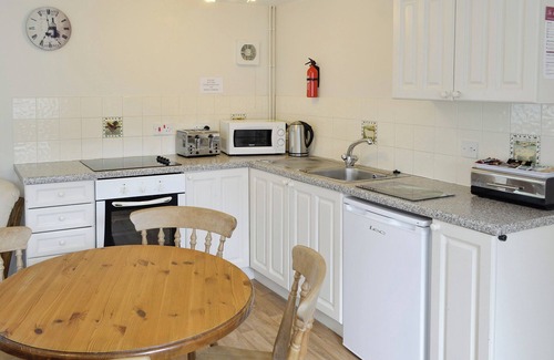 Bridport Cottage | 2 bedroom accommodation in Wootton Fitzpaine, near Charmouth
