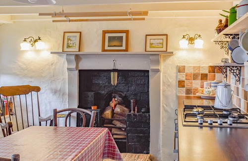Treharris Cottage | 2 bedroom accommodation in Quakers Yard, near Treharris