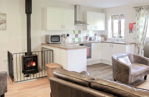 Battle Cottage | 2 bedroom accommodation in Whatlington, near Battle
