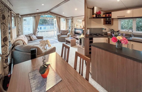 Holton Heath Cottage | 2 bedroom accommodation in Poole