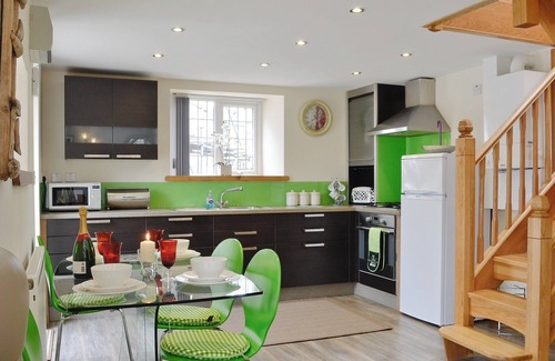 Pontardulais Cottage | 2 bedroom accommodation in Pontarddulais, near Llanelli