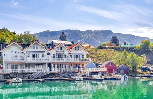 Valevag Apartment | 2 bedroom accommodation in Valevåg