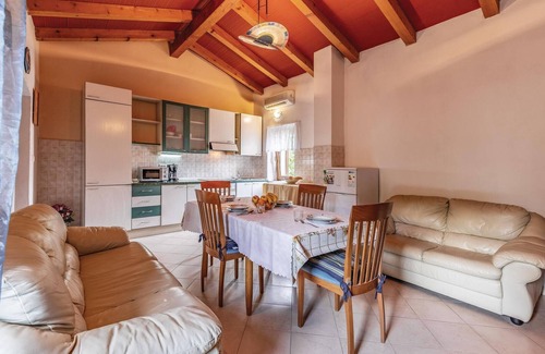 Rakotule House | 2 bedroom amazing home in Rakotule