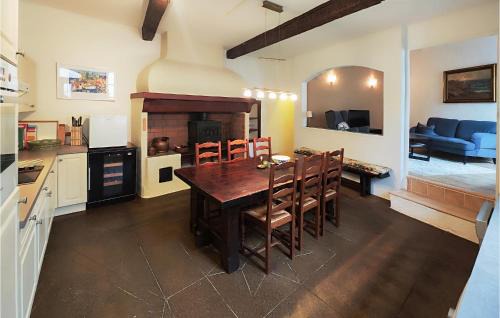 Servian House | 2 Bedroom Amazing Home In Servian