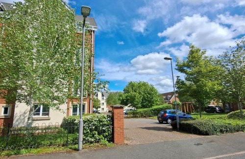 Frampton on Severn Apartment | 2 bedroom apartment in Stratford upon Avon with free onsite parking
