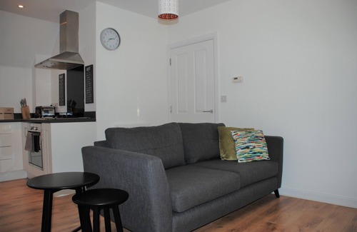 Hedge End Apartment | 2 Bedroom Apartment - Coach House