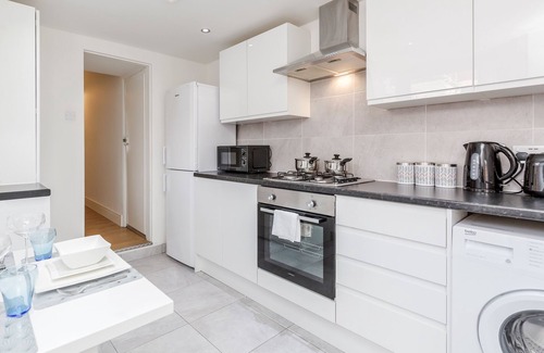 Forest Gate Apartment | 2 Bedroom Apartment close to ExCeL and Stratford