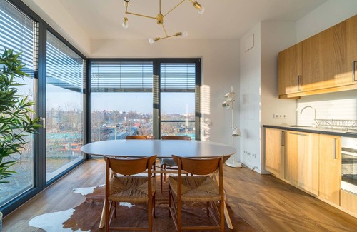 Gesundbrunnen Apartment | 2-bedroom Apartment in Prenzlauer Berg with Mauerpark view