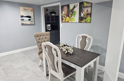 Carteret House | 2 Bedroom apartment in nice and quiet neighborhood