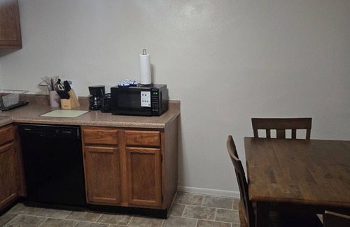 Glencoe Apartment | 2-bedroom apartment in awesome West County with AC, Fitness Room and Laundry
