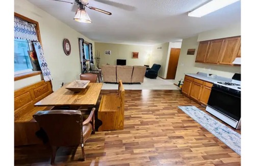 Woodward Apartment | 2 Bedroom Apartment next to High Trestle Trail