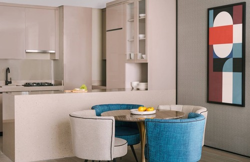 Sheikh Zayed Road Apartment | 2 Bedroom Apartment w/Sea View Downtown