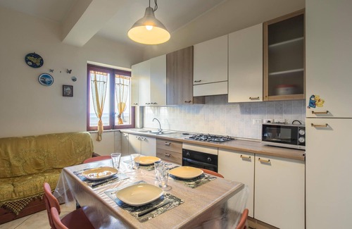 Mili San Pietro Apartment | 2 bedroom awesome apartment in Messina