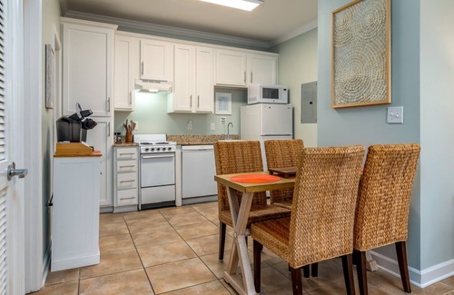 Dauphin Island Condo | 2 Bedroom B Side~Updated~Beach Club