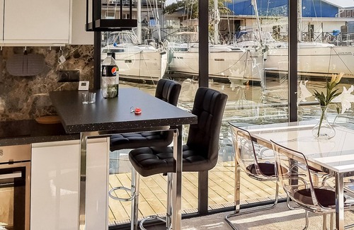 Lundby Boat Rental | 2 bedroom beautiful ship in Göteborg
