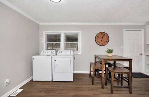 Redstone Arsenal House | 2 Bedroom Bungalow with Office