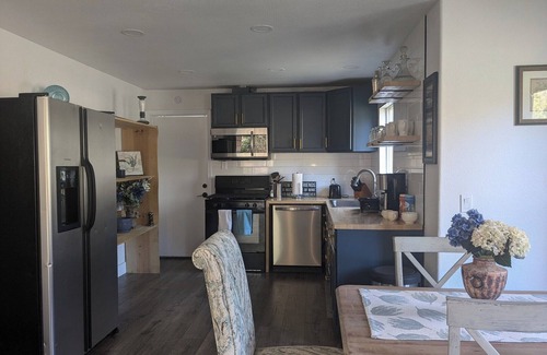 Middletown Cabin | 2-bedroom cabin in beautiful Loch Lomond with in-unit laundry
