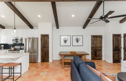 Nemo Cottage | 2 Bedroom Casita (1 King, 2 Queens)