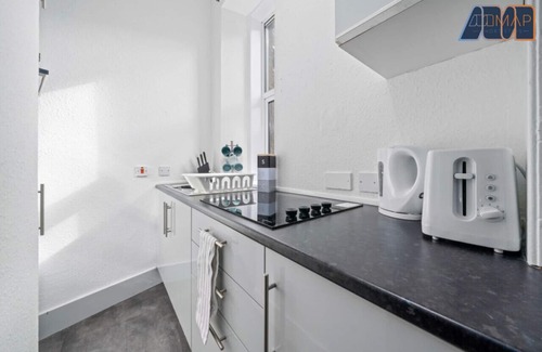 Kirkintilloch Apartment | 2 Bedroom Central Location