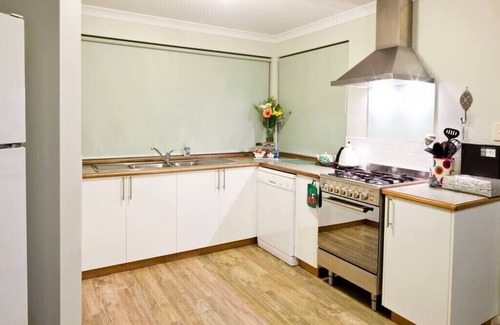 Metricup Cottage | 2 bedroom Chalet situated on a 145 acre farm/vineyard property