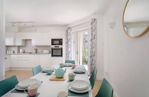 Cambridge City Centre House | 2 Bedroom City Centre Townhouse - with Parking