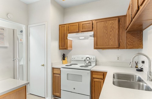 Plano Condo | 2-Bedroom Condo in Plano Sleeps Up to 6
