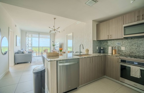 Ludlam Condo | 2-bedroom condo just 11 minutes from Dolphin Mall