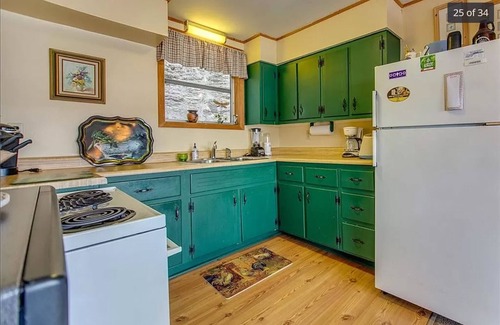 Hammondsport Cottage | 2 Bedroom Cottage on Keuka Lake. Sleeps 6 Comfortably