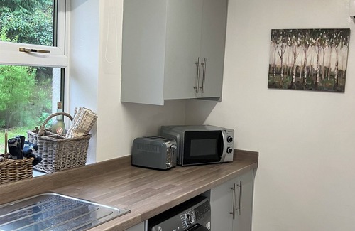 Kirkmichael Cottage | 2 Bedroom Country Cottage Garden Private Parking Maybole South Ayrshire