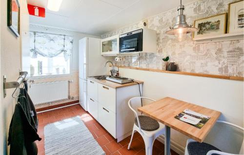 Jarle Apartment | 2 Bedroom Cozy Apartment In Järle