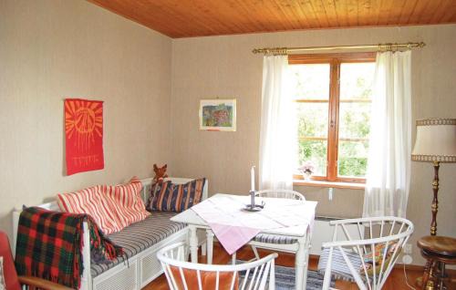 Hamneda House | 2 Bedroom Cozy Home In Hamneda
