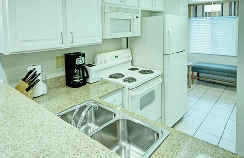 Florida Center Condo | 2 Bedroom Deluxe Condo, Kitchen, Sleeps 6, Wyndham Orlando International Resort!