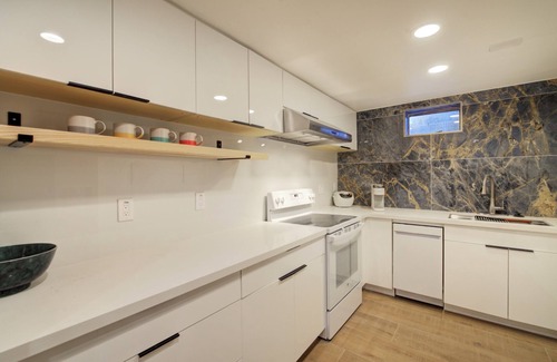 Mercer Island House | 2-bedroom downstairs unit in fabulous Mercer Island