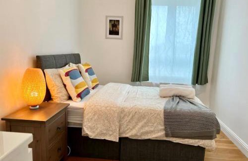 Riverside Apartment | 2 Bedroom Flat Bermondsey Tower Bridge