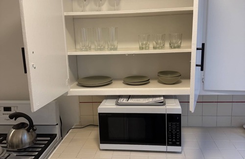 Westwood House | 2-bedroom furnished in west Los Angeles with all utilities , cable and WiFi.