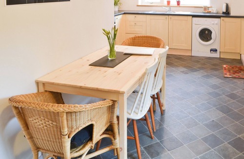 Newbiggin-by-the-Sea Cottage | 2 bedroom accommodation in Newbiggin-by-the-Sea, near Morpeth