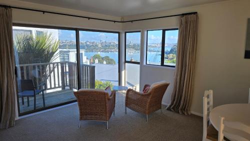 Orakei House | 2 Bedroom home, City and Sea Views