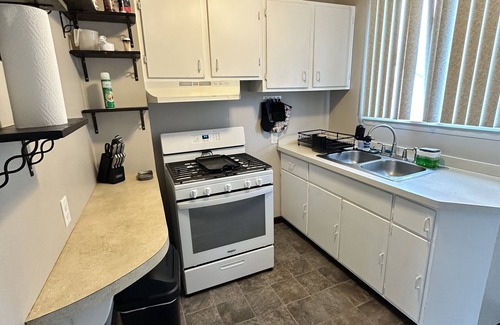 Massillon House | 2 bedroom house all to yourselves! 1.3mile to downtown Massillon