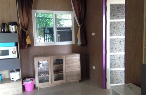 Sangkha House | 2-bedroom house in charming Tambon Dom with AC