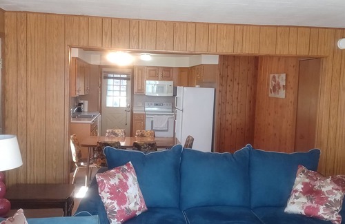 McMillan House | 2 bedroom house on Manistique Lake